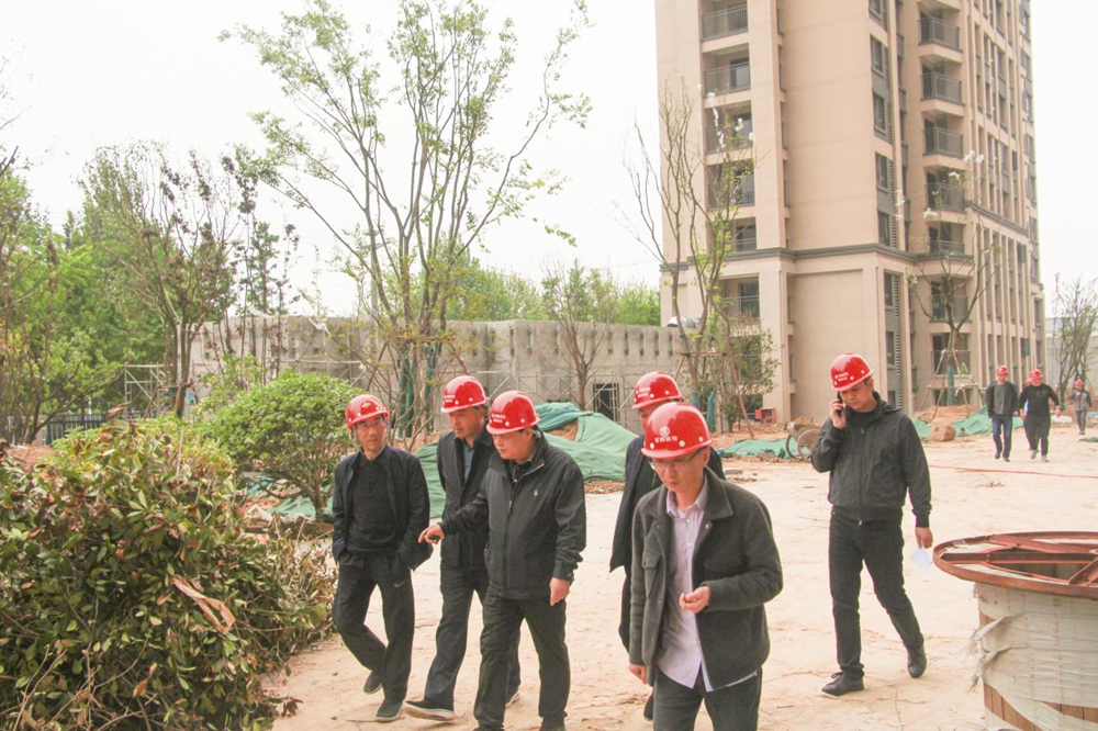 鄭州市國資委黨委書(shū)記、主任李秀山一行到美好天境苑項目調研指導安全生產(chǎn)工作